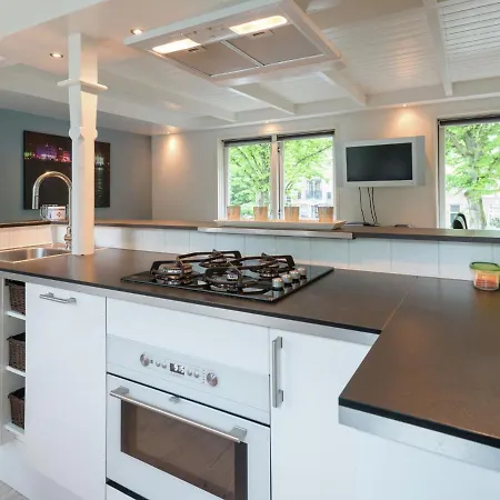 Elegant In Hoorn With Roof Terrace Appartamento